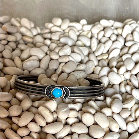 native American Turquoise sterling Silver and turquoise Bracelet - Picture 4 of 11